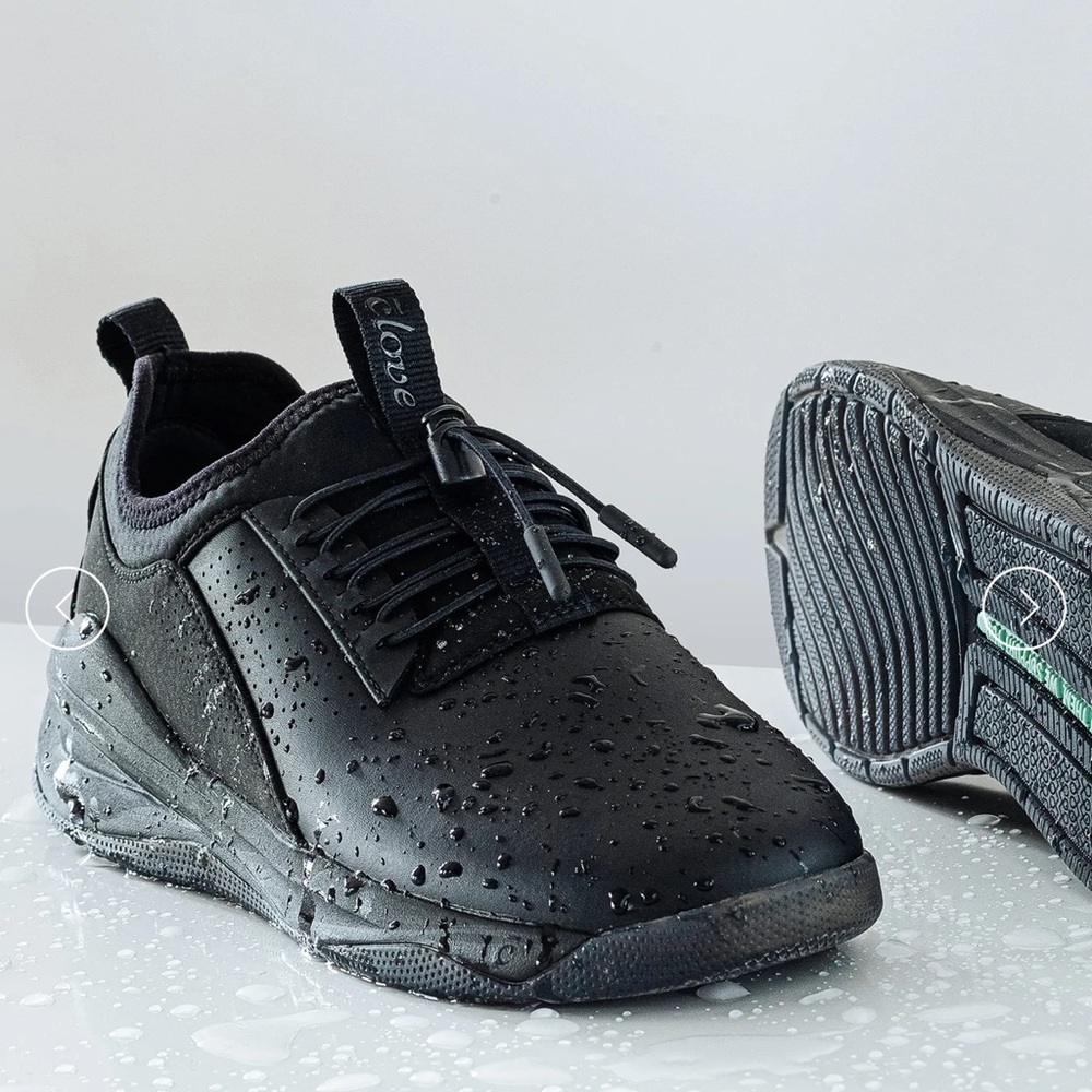 Clove nursing shoes